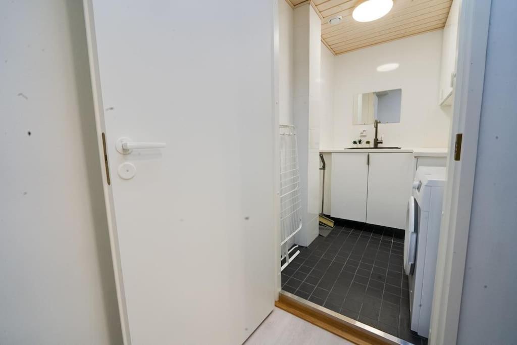 Ferienwohnung 3H,K,P - Keskellae Tamperetta Kaunis Parvekkeellinen Uusittu Kolmio Exterior foto