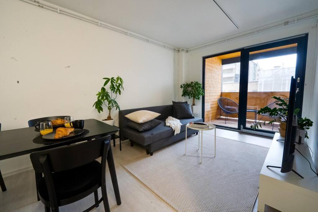 Ferienwohnung 3H,K,P - Keskellae Tamperetta Kaunis Parvekkeellinen Uusittu Kolmio Exterior foto