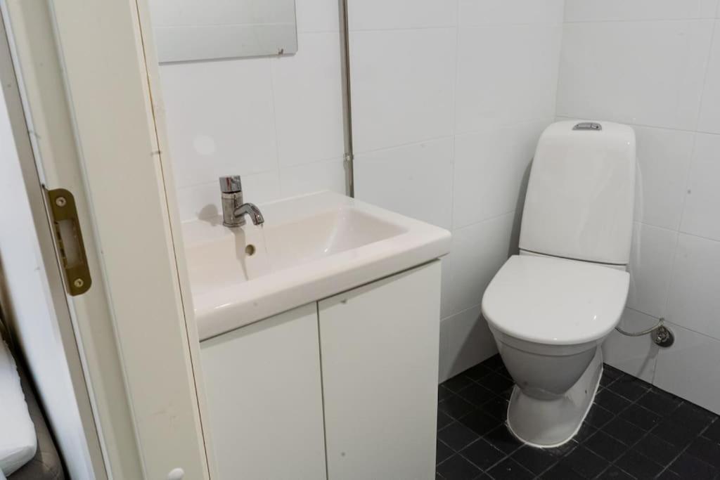 Ferienwohnung 3H,K,P - Keskellae Tamperetta Kaunis Parvekkeellinen Uusittu Kolmio Exterior foto