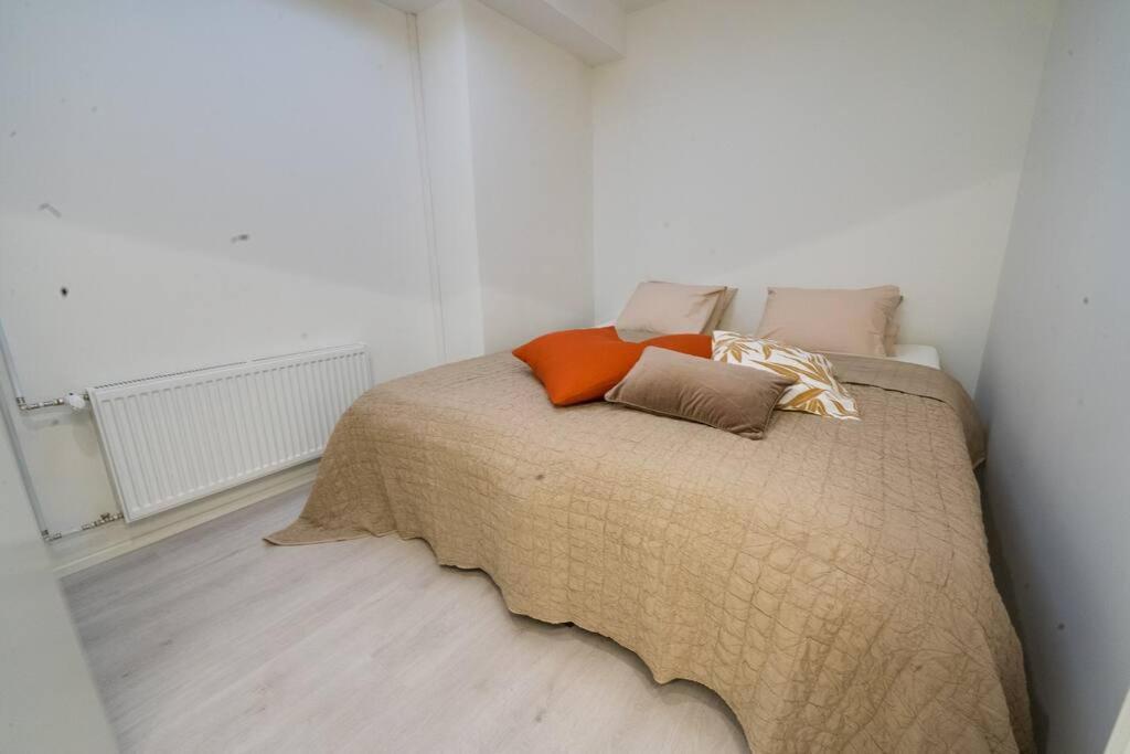 Ferienwohnung 3H,K,P - Keskellae Tamperetta Kaunis Parvekkeellinen Uusittu Kolmio Exterior foto
